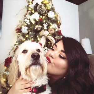 Meet your Posher, Felicia